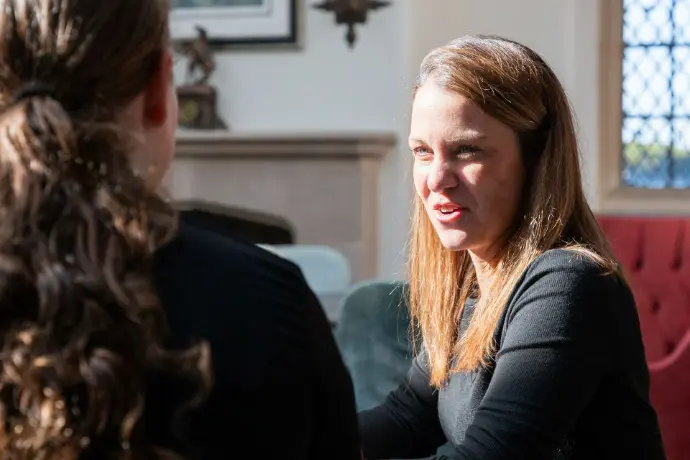 CoMotion founder Caroline mentoring a client in a one-to-one coaching session.